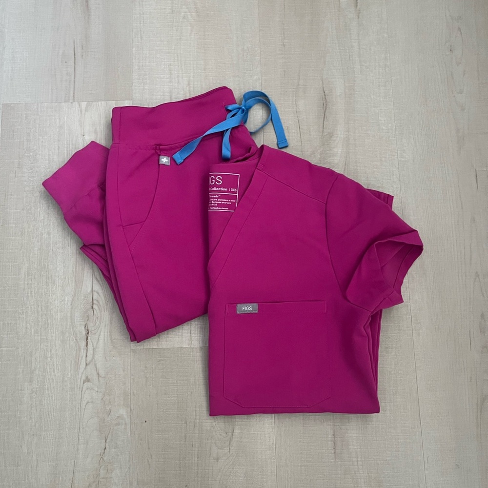 Figs Raspberry Sorbet Scrub Set